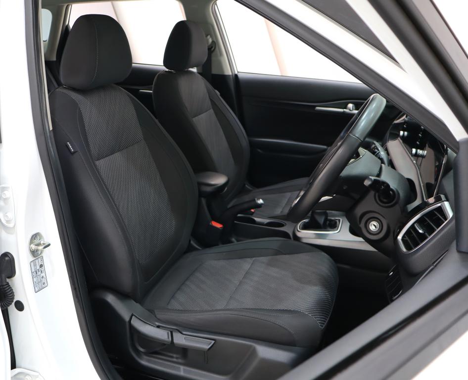 2025 Kia Seltos 1.5 LX Manual