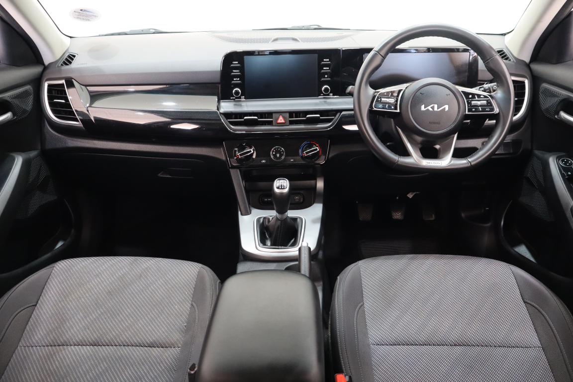 2025 Kia Seltos 1.5 LX Manual