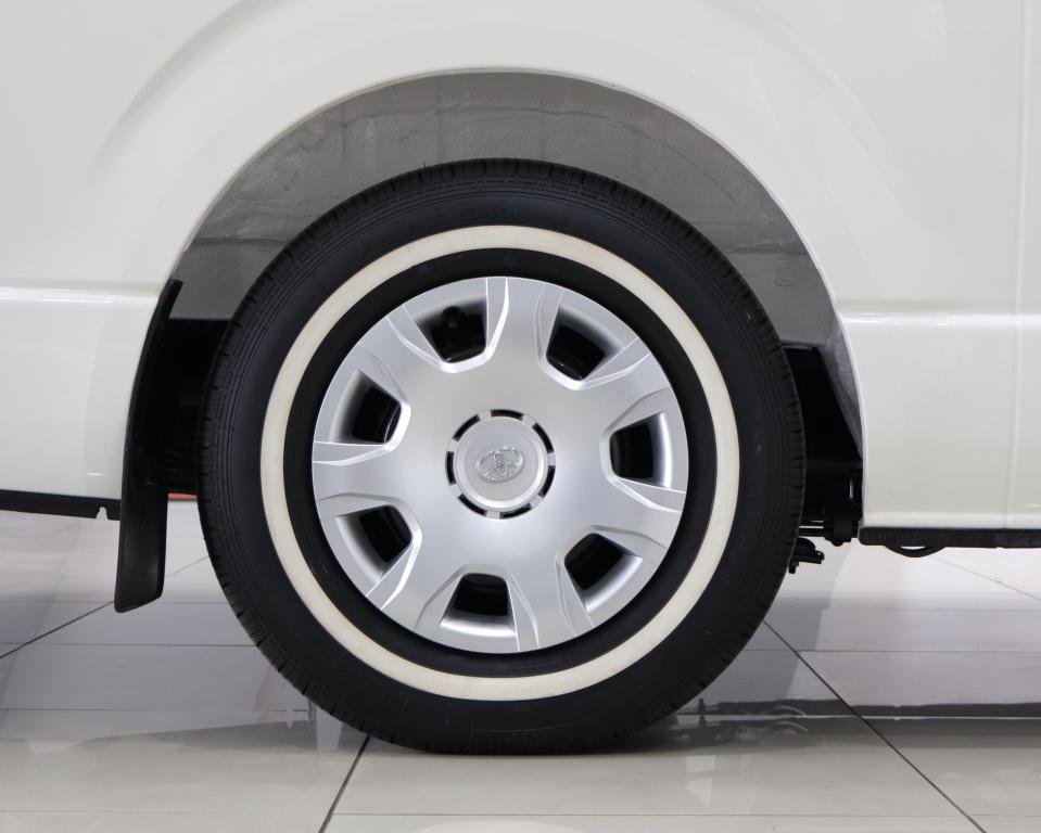 2015 Toyota Quantum 2.5D-4D GL 14-Seater Bus