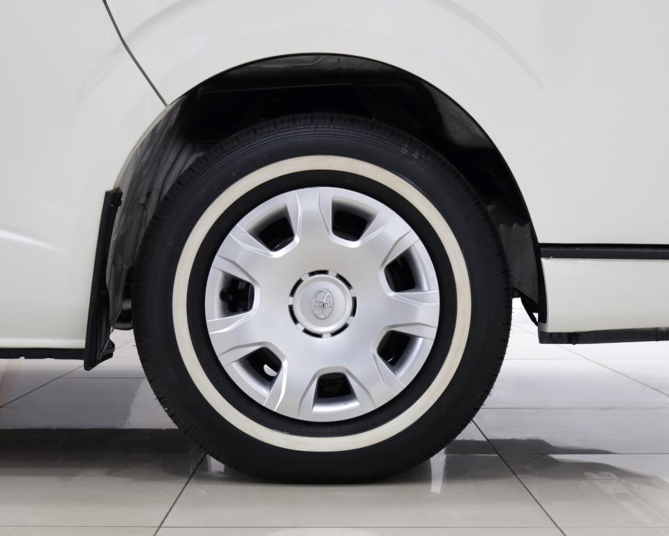 2015 Toyota Quantum 2.5D-4D GL 14-Seater Bus