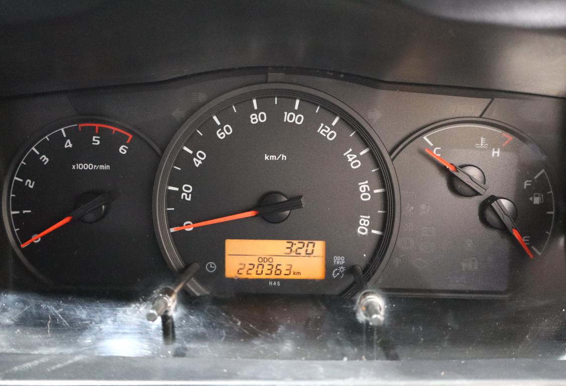 2015 Toyota Quantum 2.5D-4D GL 14-Seater Bus