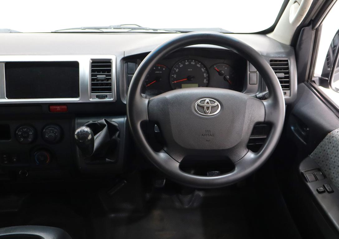 2015 Toyota Quantum 2.5D-4D GL 14-Seater Bus