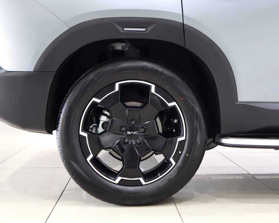 2025 BAIC B30 1.5T HEV Premium Adventure AWD