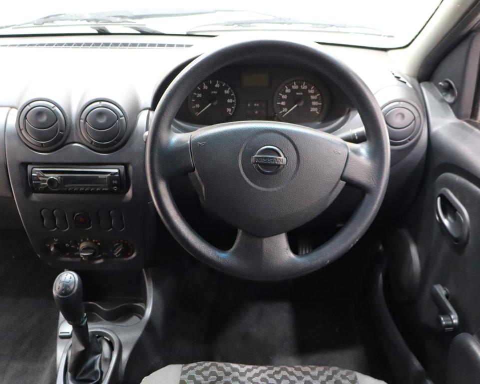 2013 Nissan NP200 1.6i (aircon)