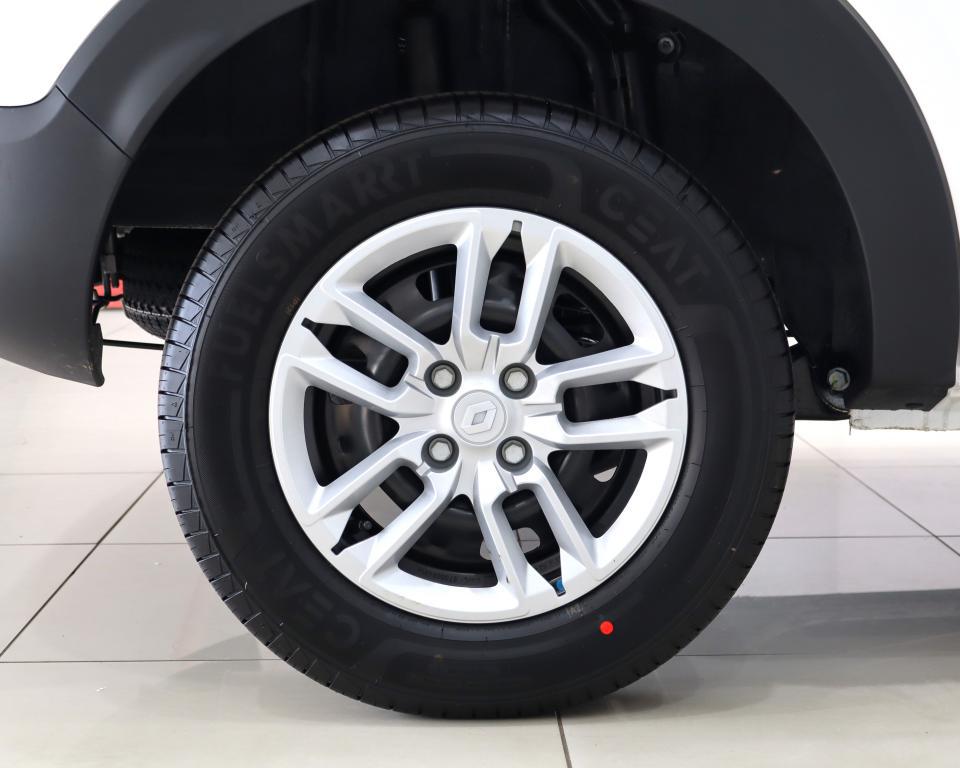 2025 Renault Triber 1.0 Expression