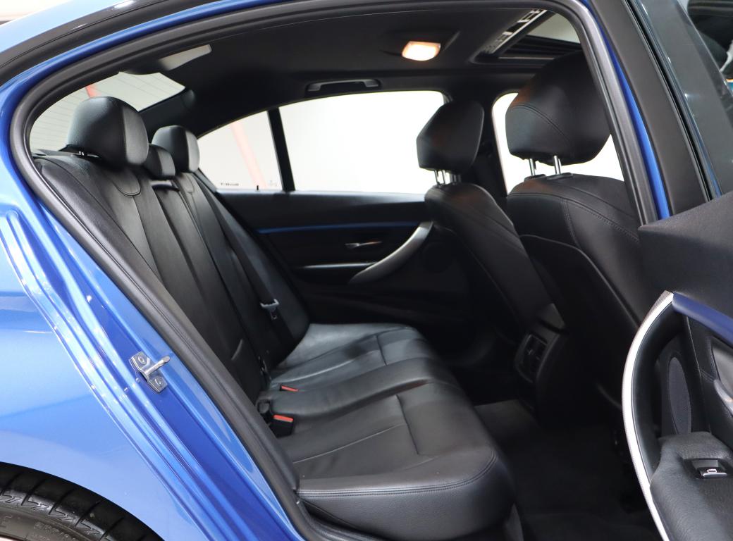 2015 BMW 3 Series 320i M Sport Auto