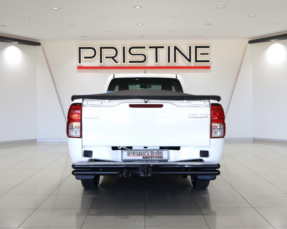 2022 Toyota Hilux 2.0 (Aircon)