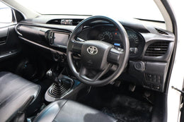 2022 Toyota Hilux 2.0 (Aircon)