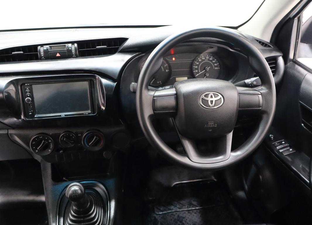 2022 Toyota Hilux 2.0 (Aircon)