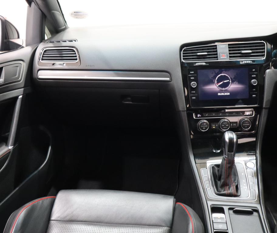2017 Volkswagen Golf VII GTi 2.0 TSI DSG