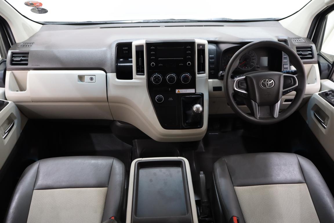 2019 Toyota Quantum 2.8 SLWB Bus 14-Seater GL