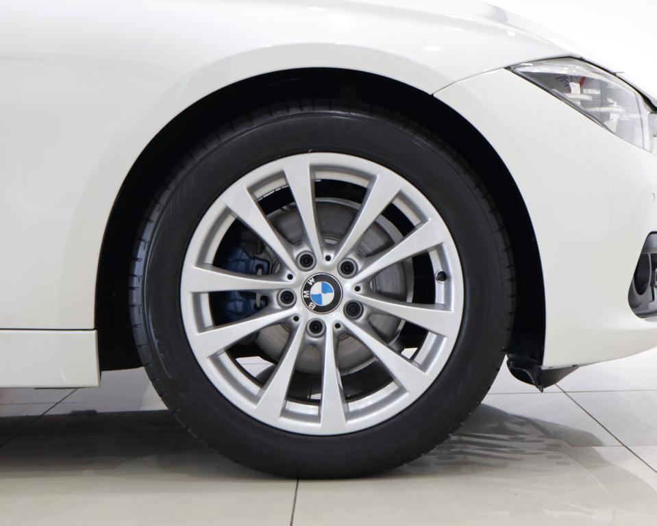 2016 BMW 3 Series 320i auto