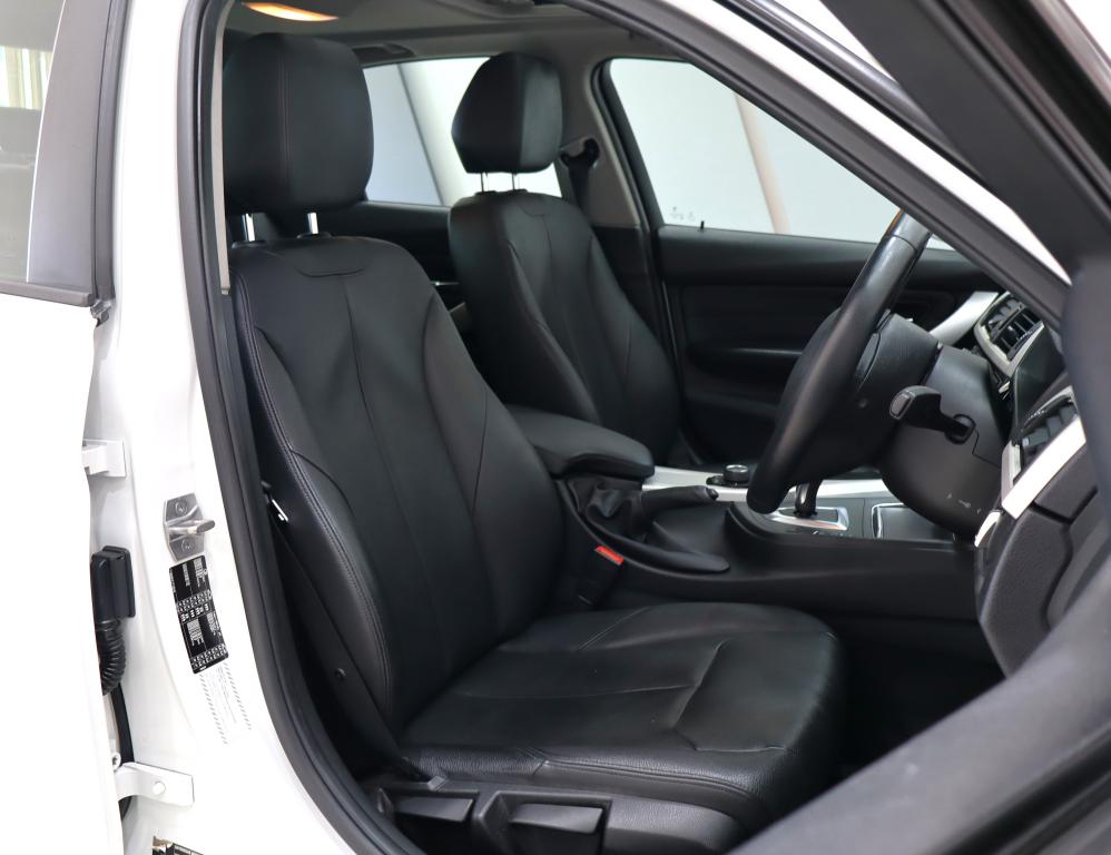 2016 BMW 3 Series 320i auto