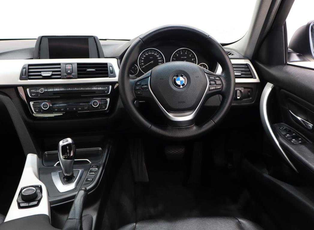 2016 BMW 3 Series 320i auto