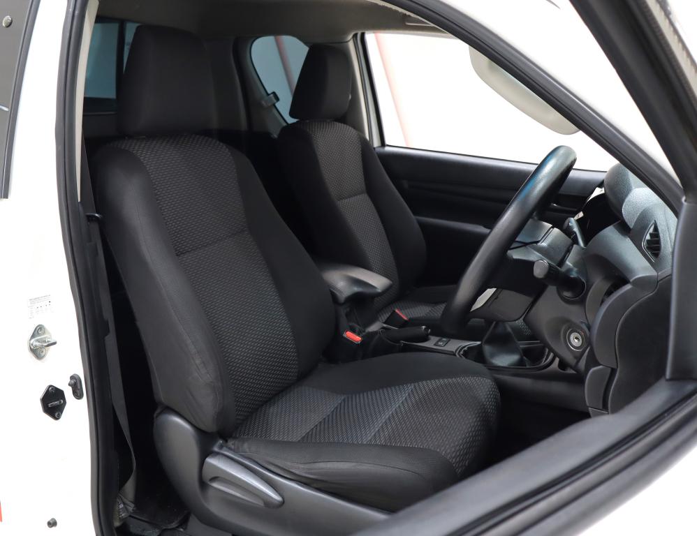 2017 Toyota Hilux 2.4GD-6 Xtra cab SRX