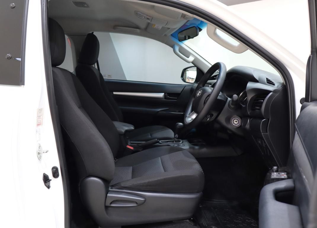 2021 Toyota Hilux 2.4GD-6 Xtra Cab Raider Auto