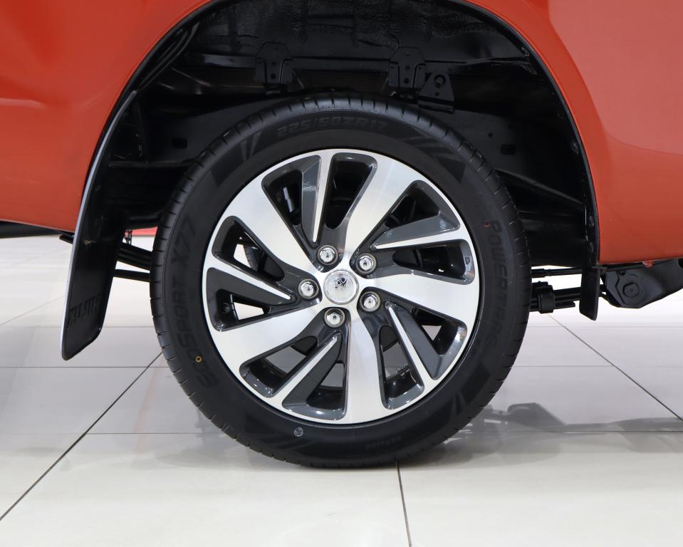 2022 Toyota Hilux 2.0 (Aircon)